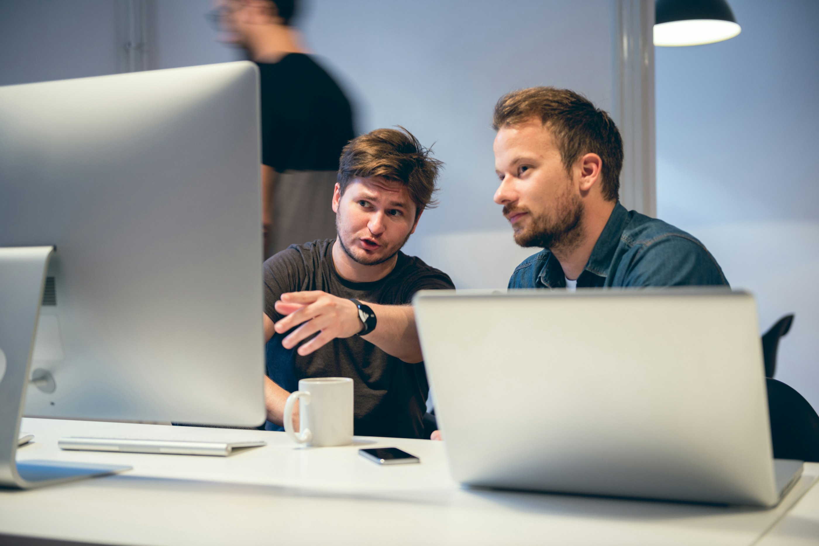 Two support engineers discussion